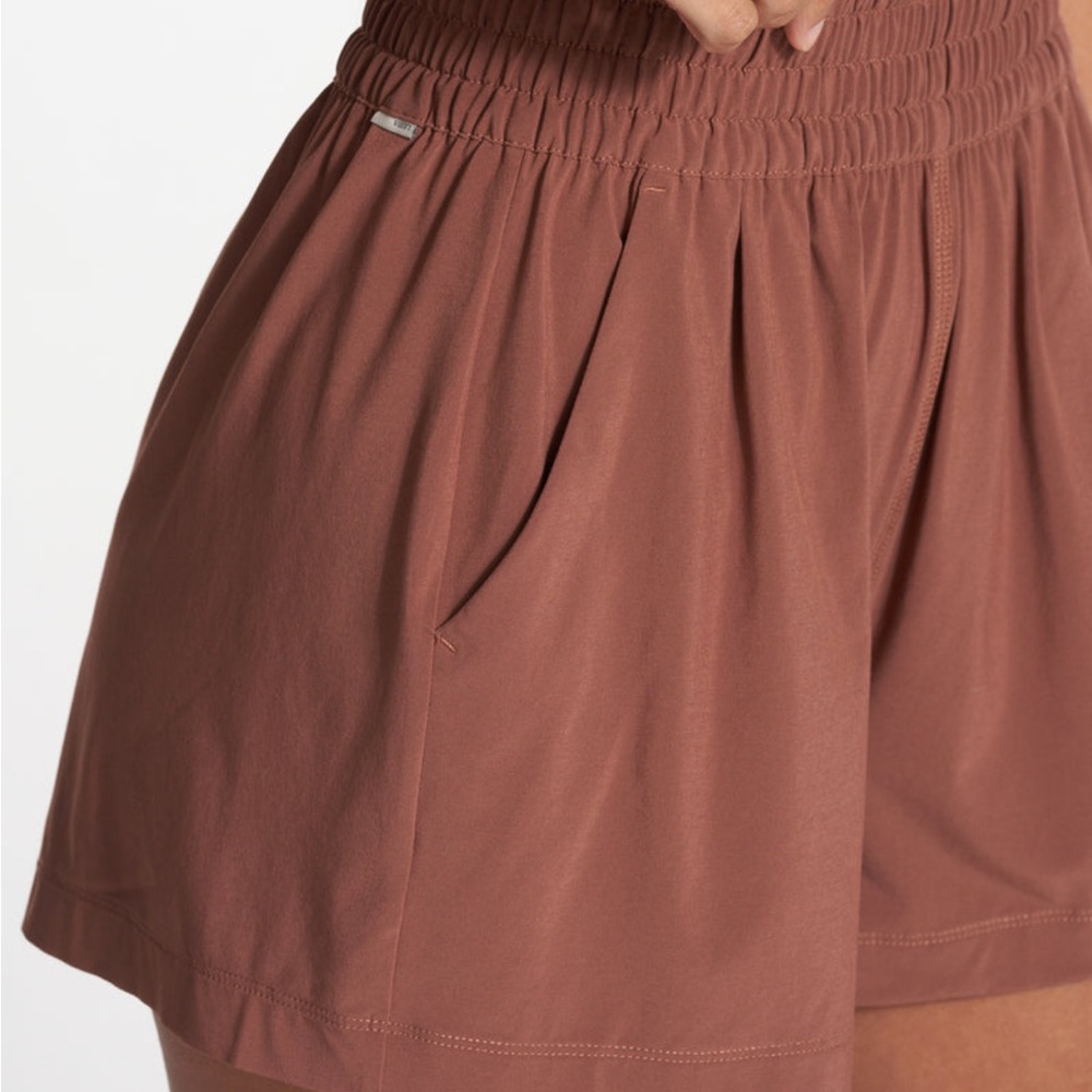 Vuori Women's High Waist Shorts - Brown - Picture 3 of 3